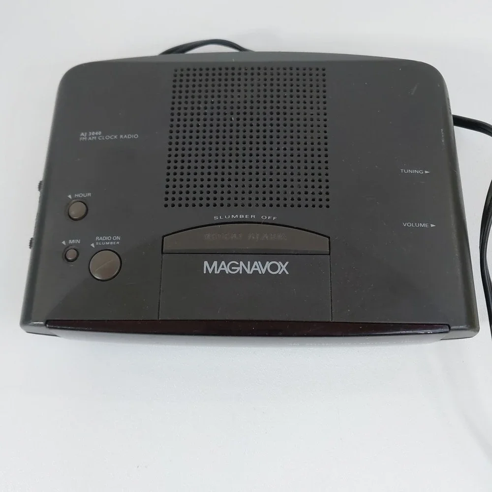 Vintage‎ Magnavox AJ 3040/17 AM/FM Alarm Clock Radio